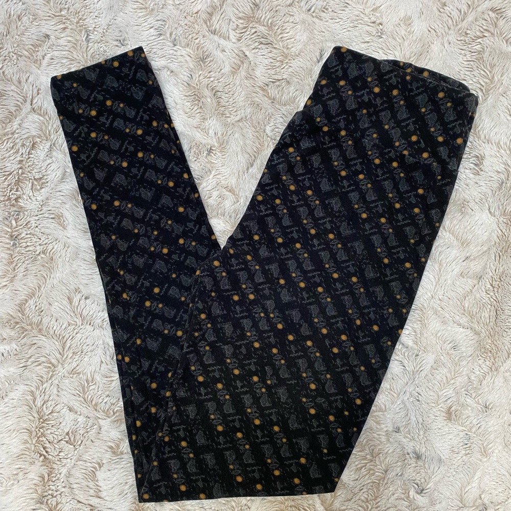 **SOLD** Lularoe Leggings. One Size- GUC